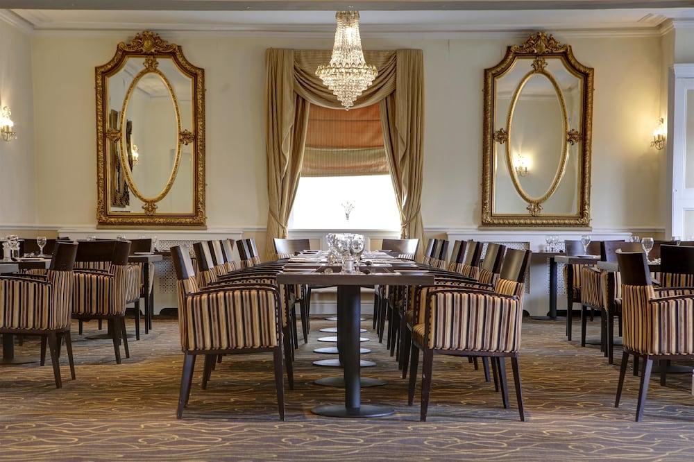Ramada By Wyndham Cheltenham Golden Valley エクステリア 写真