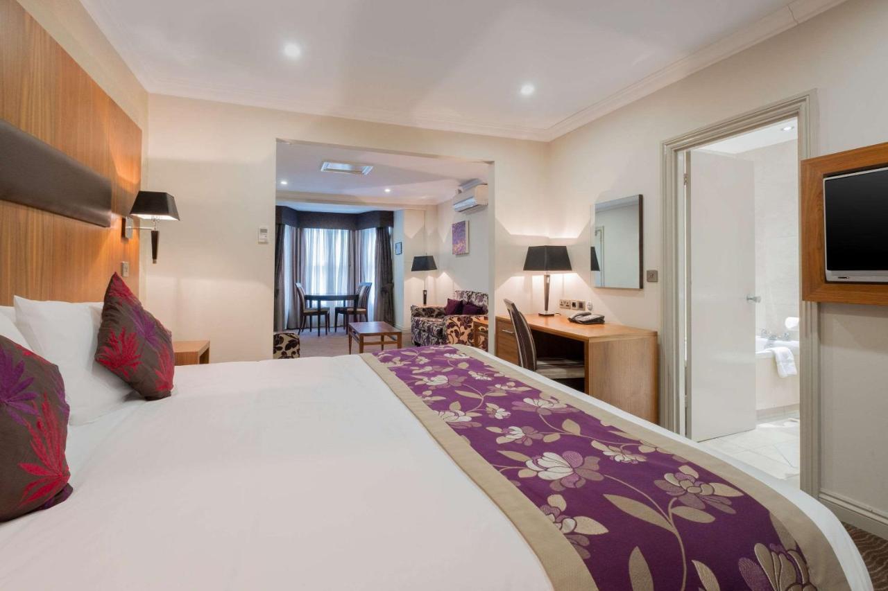 Ramada By Wyndham Cheltenham Golden Valley エクステリア 写真