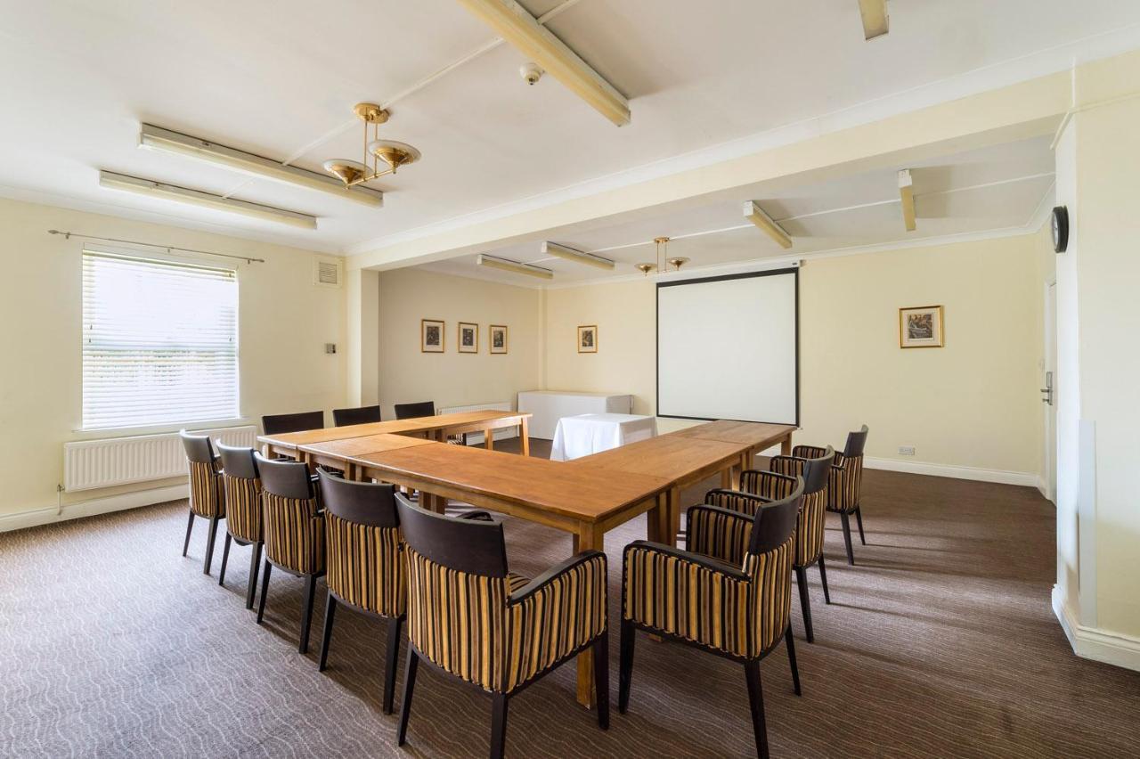 Ramada By Wyndham Cheltenham Golden Valley エクステリア 写真