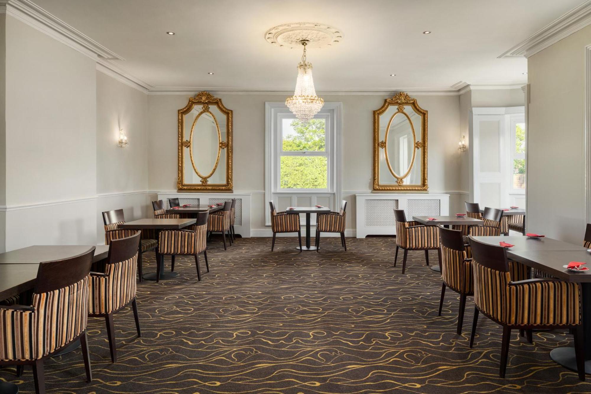 Ramada By Wyndham Cheltenham Golden Valley エクステリア 写真